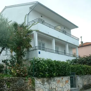  Apartment Diana